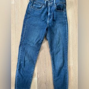 High rise super skinny Levi’s stretch